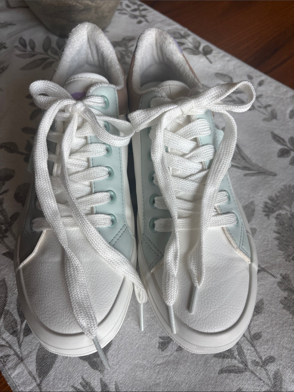 Rocket Dog White and Mint Low-Top Platform Sneakers